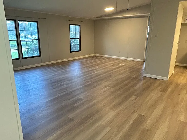 109 Rena Dr — Photo 5
