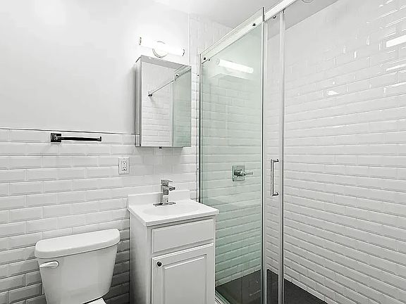 4th image of 369 7th Ave #2C