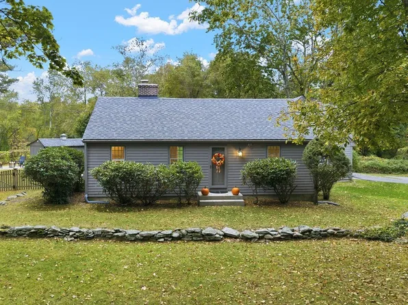 31 Wheaton Ave, Rehoboth, MA 02769