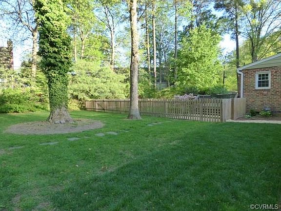 3rd image of 607 Wishart Cir