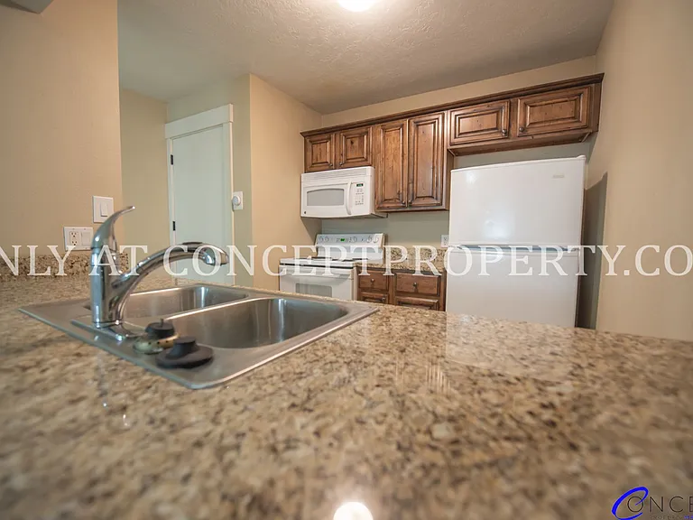 Cottonwood Heights — Photo 18