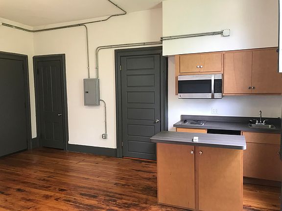 2nd image of 2632 Eden Ave APT 1