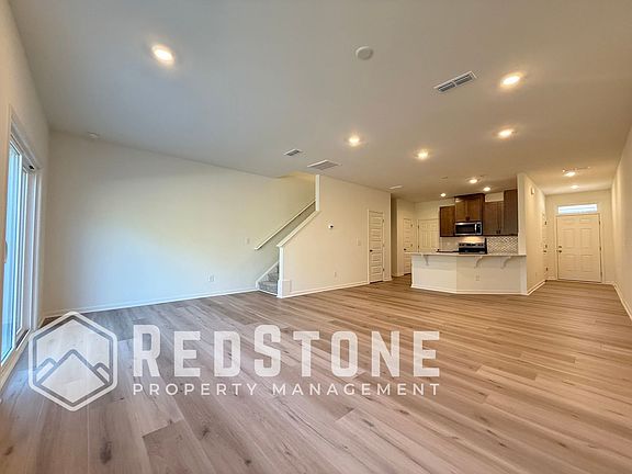 4th image of 194 Parker Ln