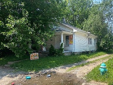 2nd image of 1726 S Thaddeus St
