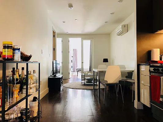 Rented by Nooklyn NYC LLC | media 34