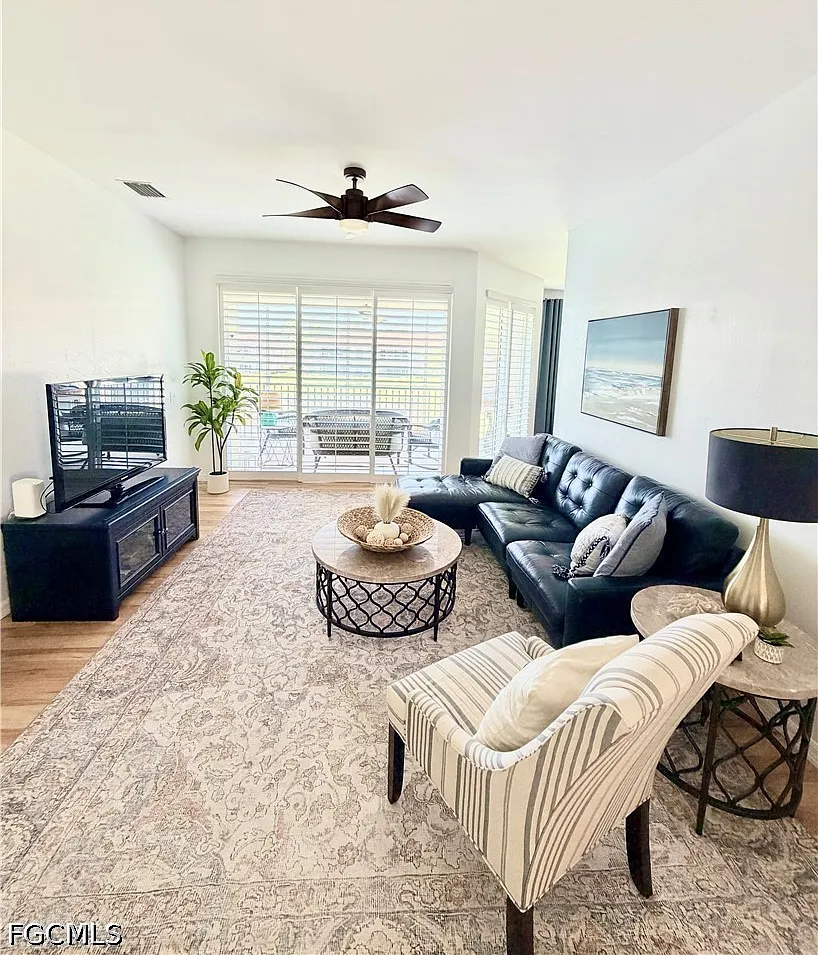 3 bed, 2.0 bath, 1760 sqft, $2,700 — Photo 1