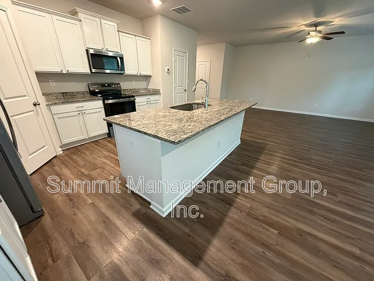 219 Limestone Cir — Photo 6