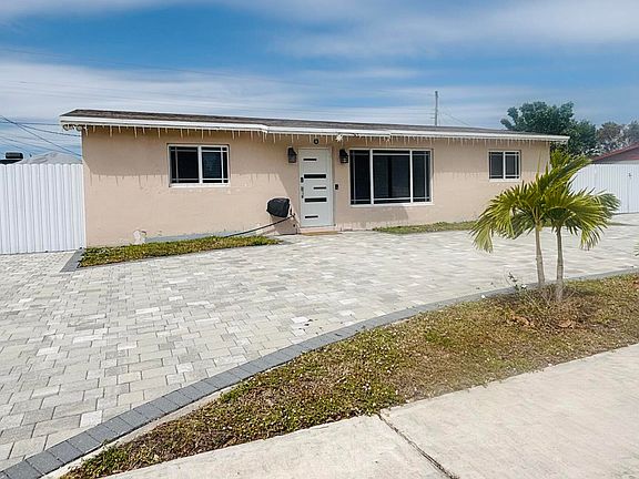 2nd image of 1543 Roy Drive