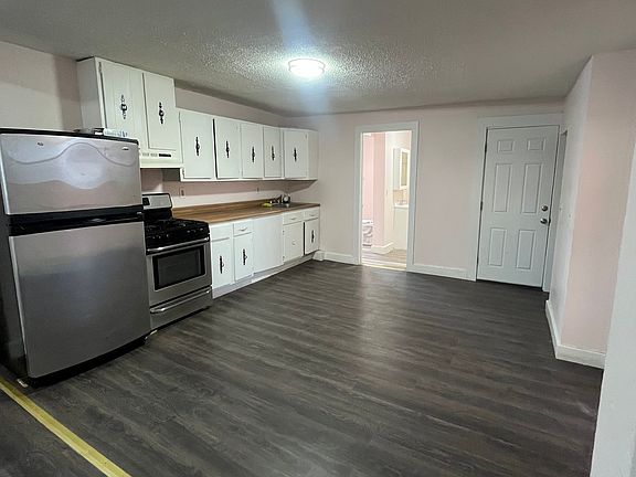 3rd image of 23 Viall St #3