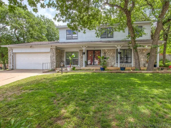 312 Redbud Ct, Sand Springs, OK 74063