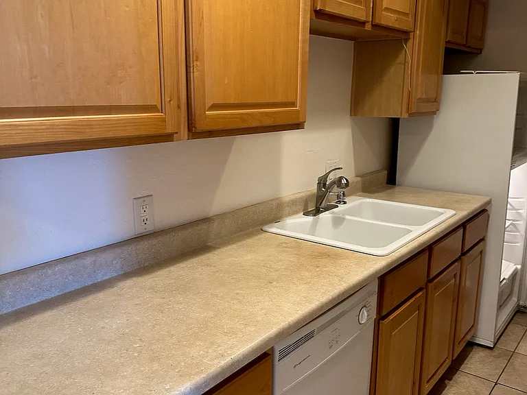 Kitchen with dishwasher