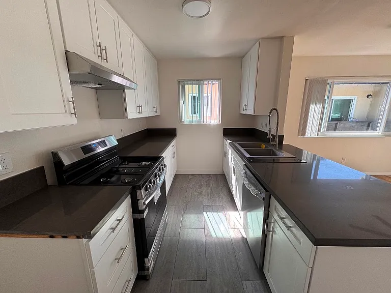 520 Avenue G #7 — Photo 7