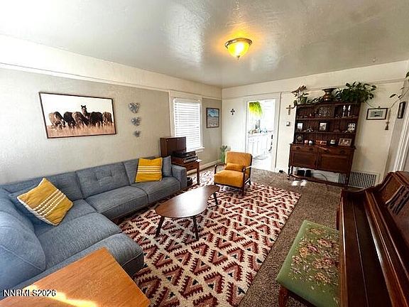 3rd image of 627 E 2nd St