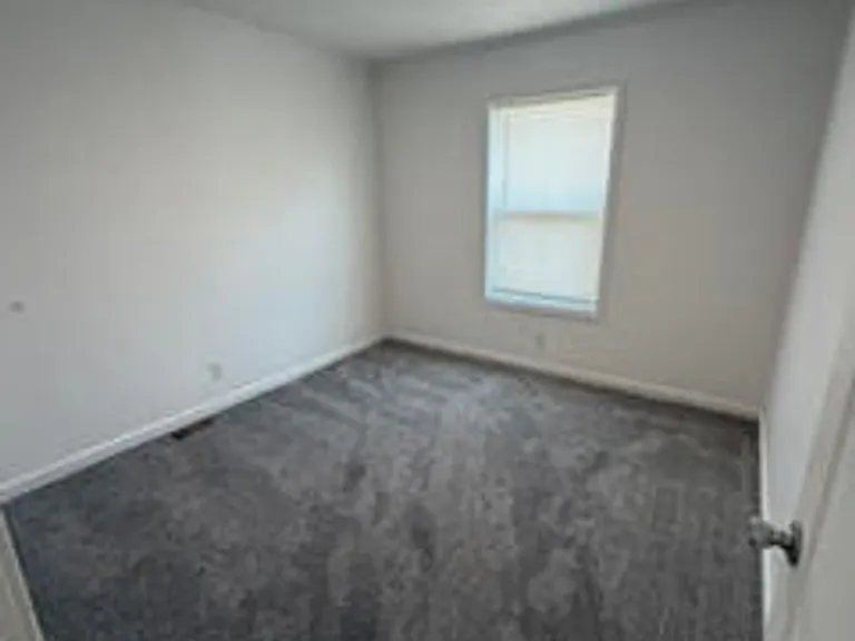 208 Onandaga Ave — Photo 9
