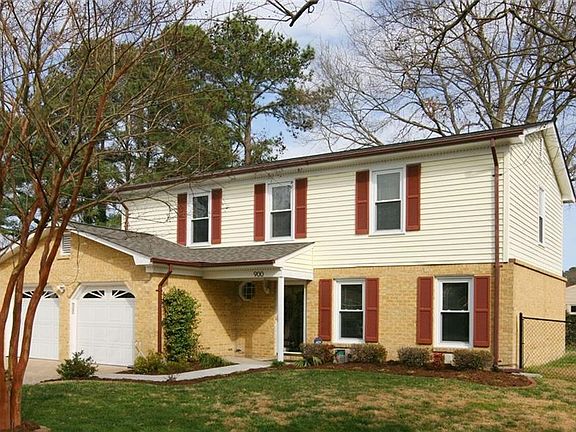 2nd image of 900 Aspen Dr