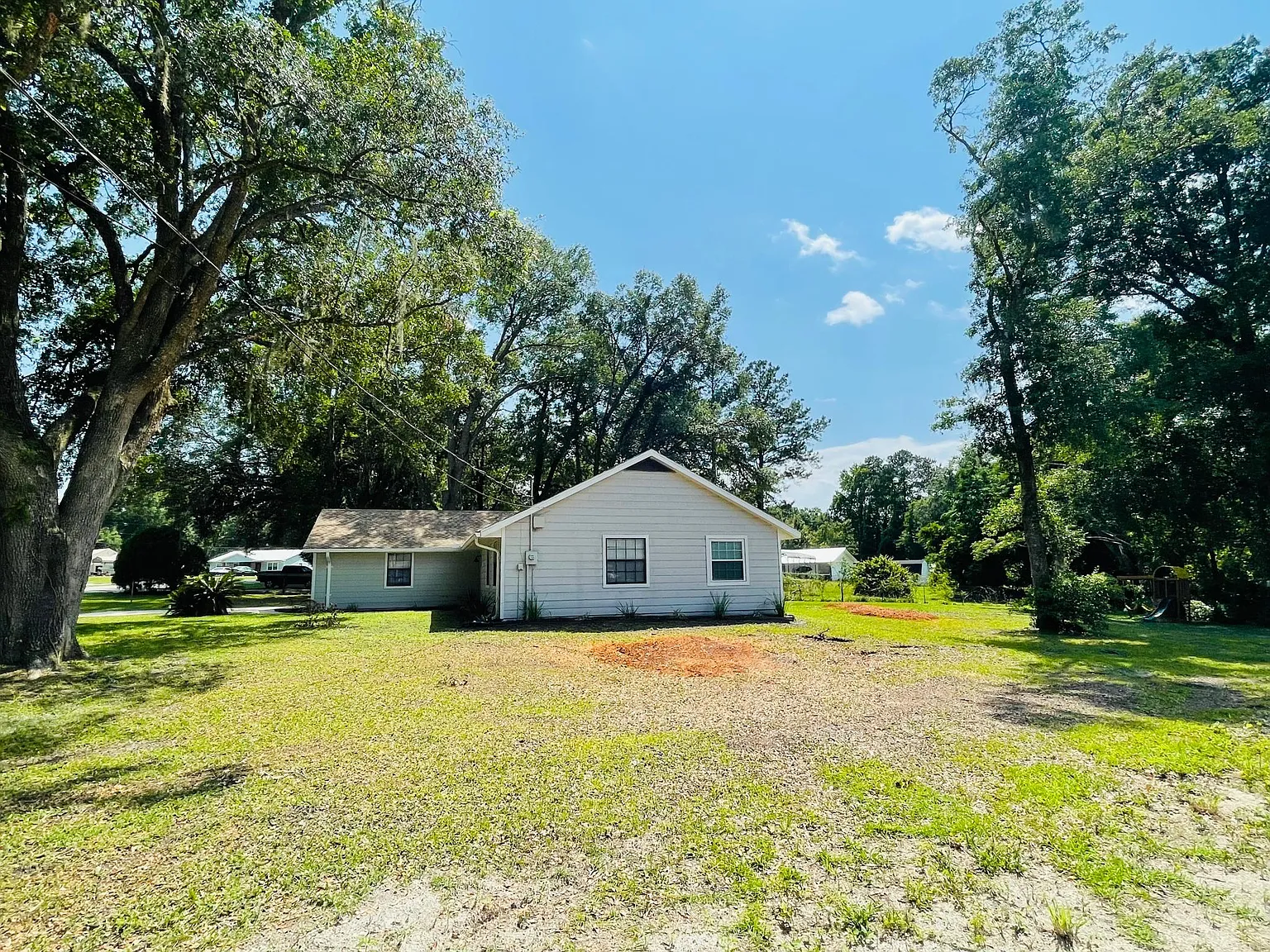3 bed, 1800 sqft, $2,100 — Photo 3
