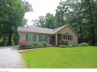 412 S Messner Rd, Akron, OH 44319