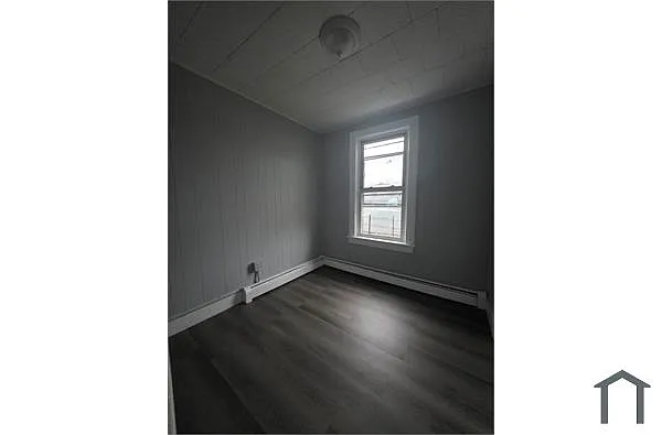 Building Photo - 8 Garfield St