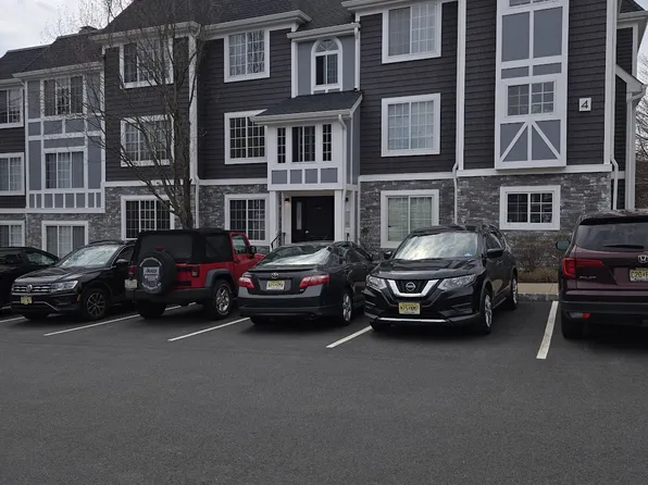 56 Village Dr, Morristown, NJ 07960