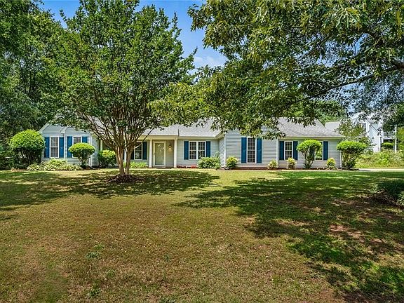 2nd image of 107 Juniper Dr