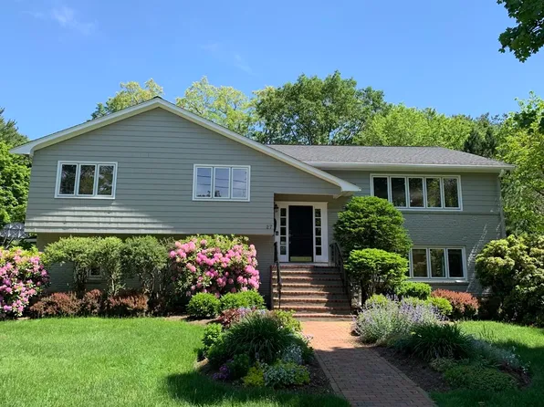 27 Grace Rd, Newton, MA 02459