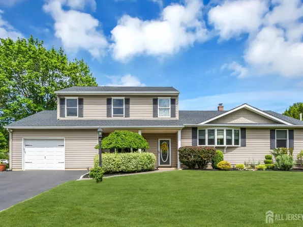 5133 Custer St, Piscataway, NJ 08854