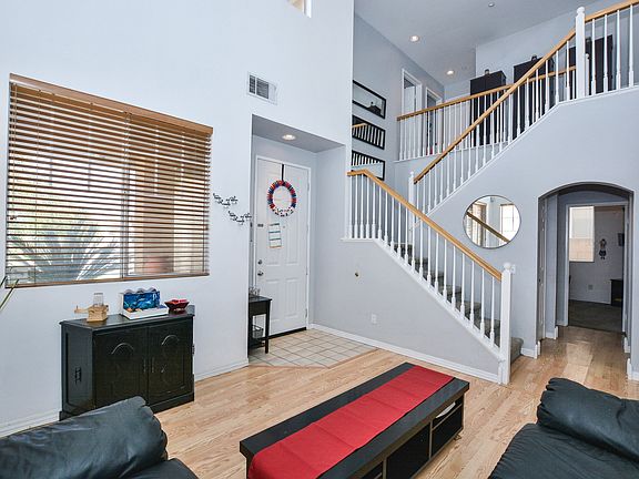 4th image of 14661 Saddlepeak Dr