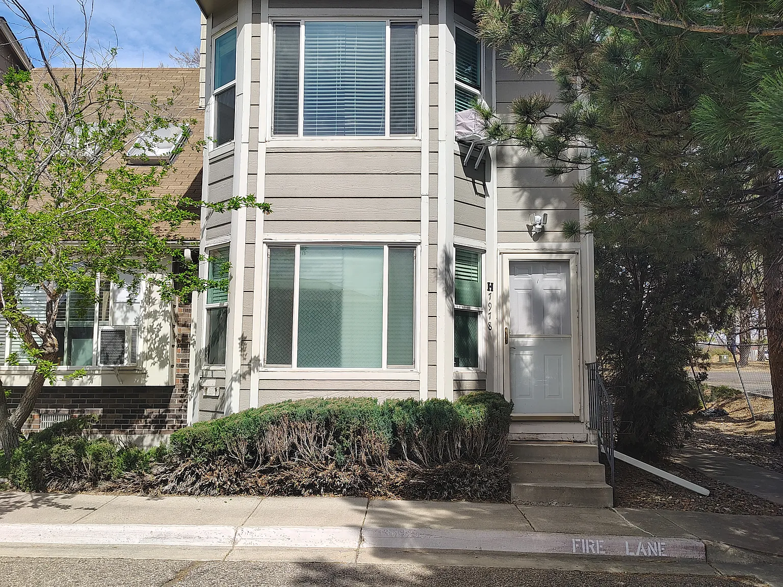 2 bed, 1.5 bath, 992 sqft, $1,795 — Photo 1