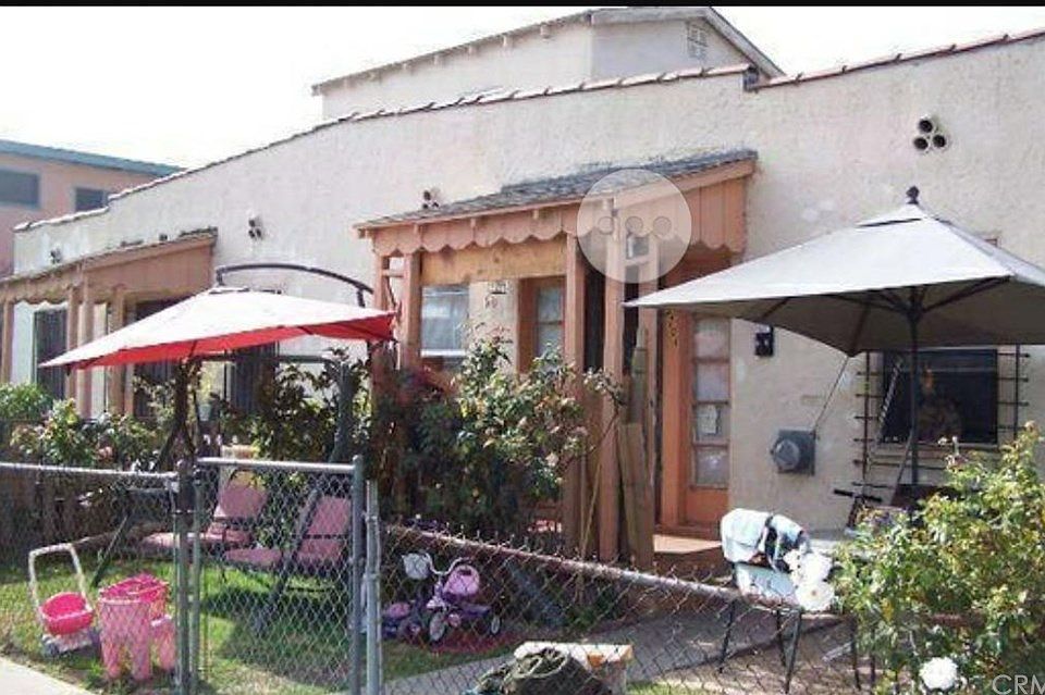 2nd image of 2701 S Cloverdale Ave