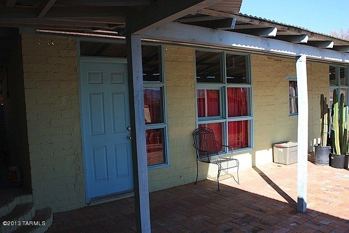2nd image of 1109 E Silver St
