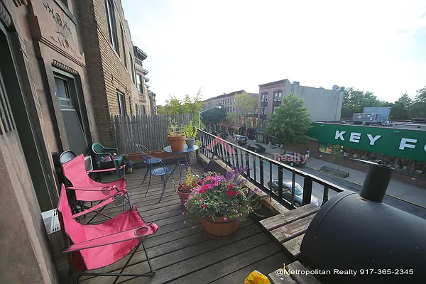 Rented by Metropolitan Realty | media 1