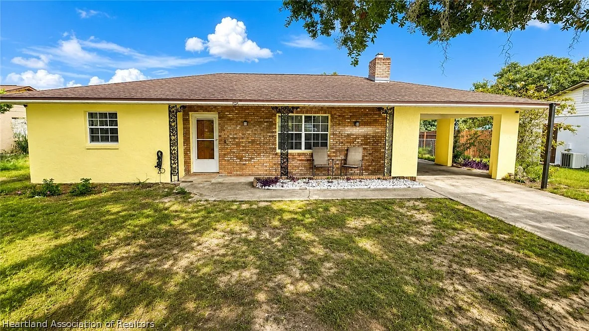 2 bed, 1.5 bath, 1038 sqft, $1,500 — Photo 1