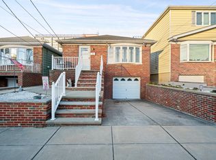 17 Pointview Ter, Bayonne, NJ 07002