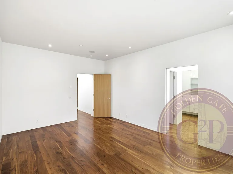 1076 S Van Ness Ave — Photo 38