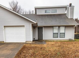 2121 W Driftwood Dr #B, Claremore, OK 74017