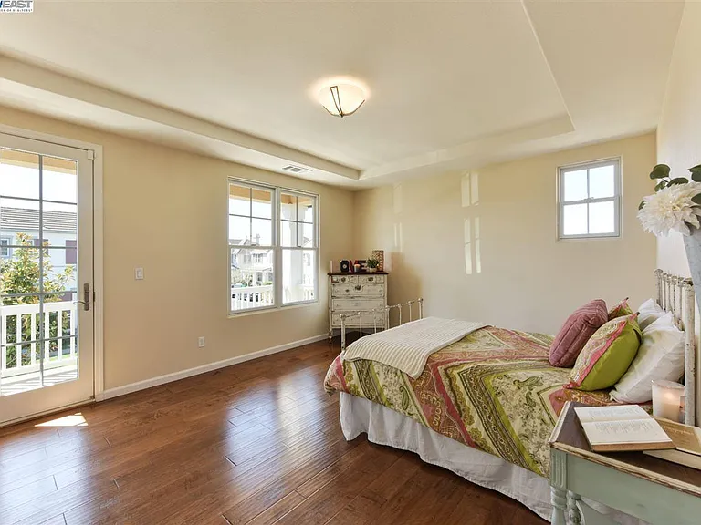 211 Kingfisher Ave — Photo 21