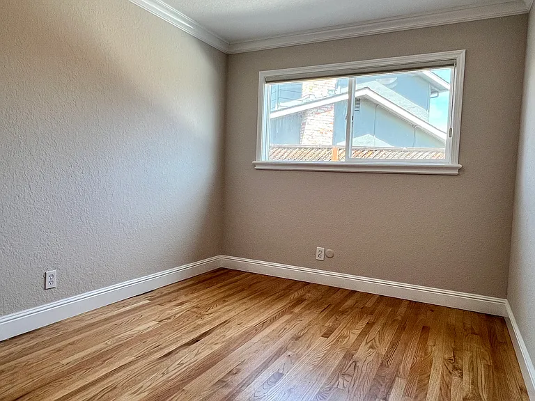 5072 Hawley Ct — Photo 10