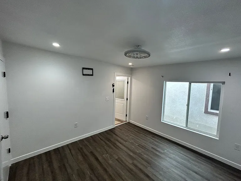 1525 W Orangeburg Ave — Photo 23