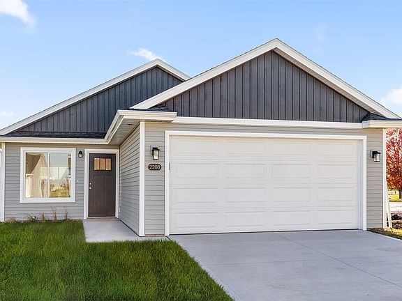 2nd image of 2208 Legacy Dr