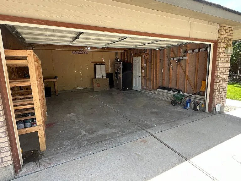 2024 Fern St — Photo 2