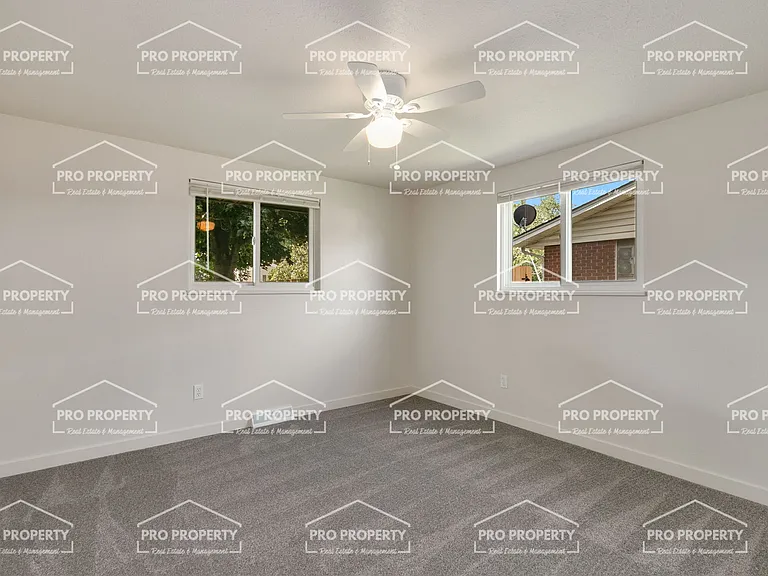 424 W 43rd St — Photo 16