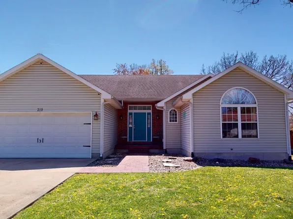 219 W 24th St, Sedalia, MO 65301