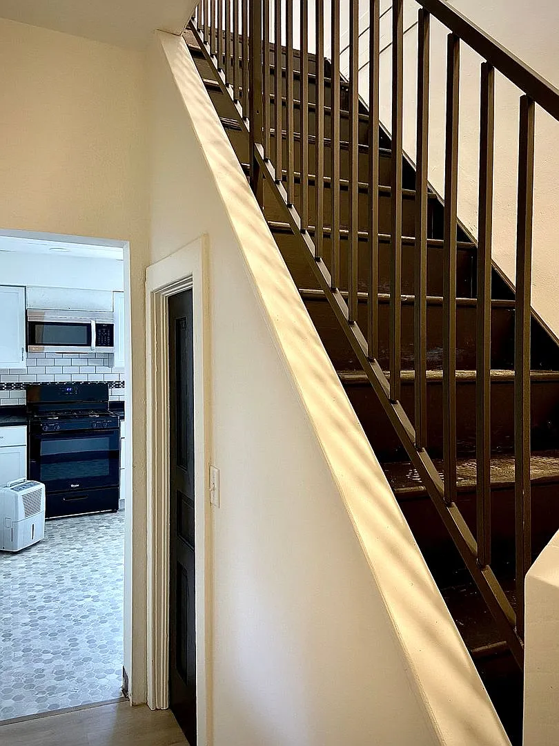 3 bedroom / 1.5 bathroom House | Little Bohemia — Photo 3