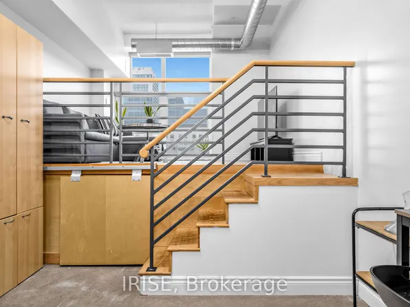 155 Dalhousie St #718, Toronto, ON M5B 2P7