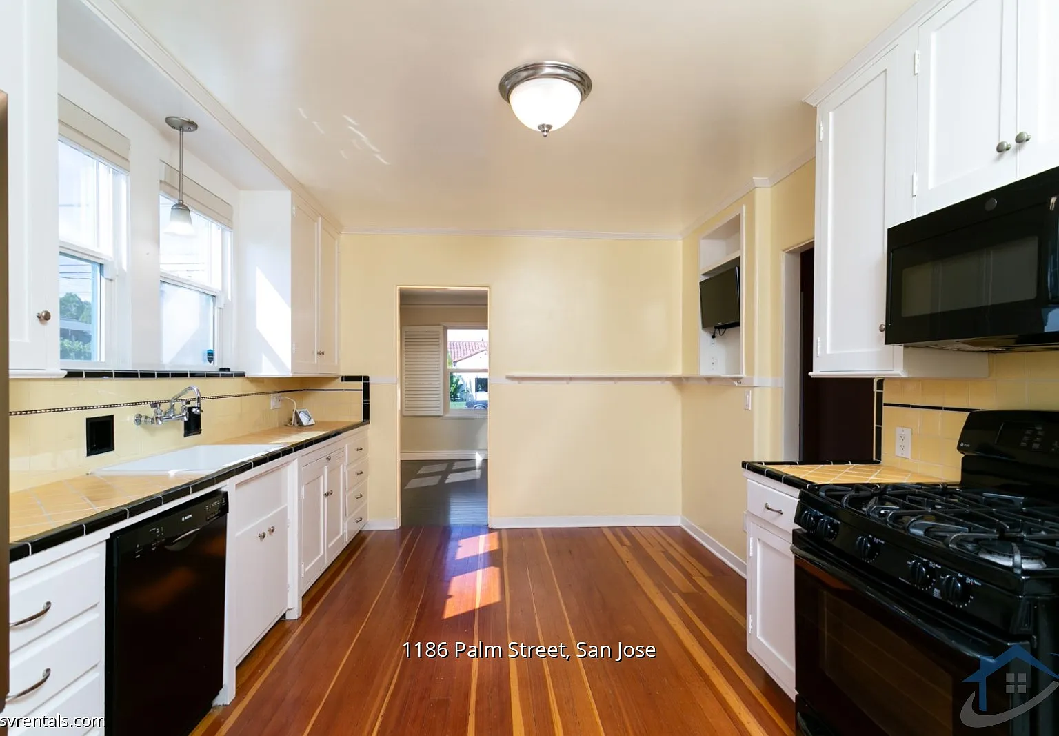2 bed, 1.5 bath, 1236 sqft, $3,700 — Photo 4