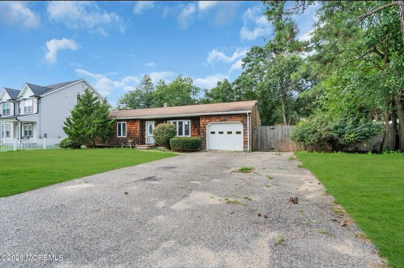 3 bed, 1226 sqft, $3,000 — Photo 4