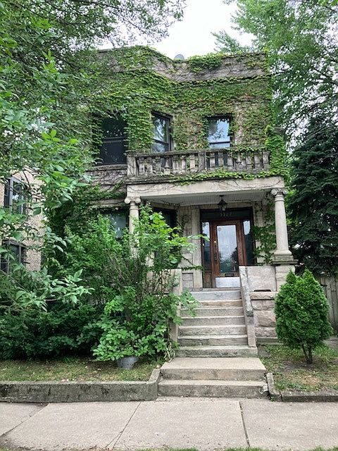 1st image of 3927 W Belden Ave