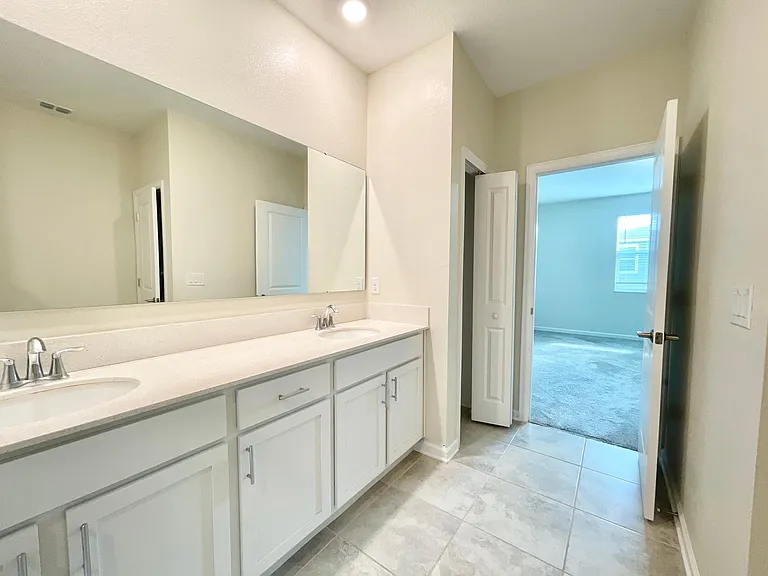 4424 Blackbird St — Photo 12