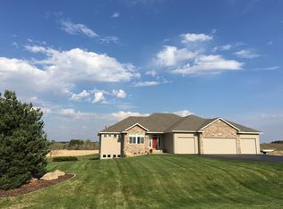 23691 Highview Ln, Lakeville, MN 55044