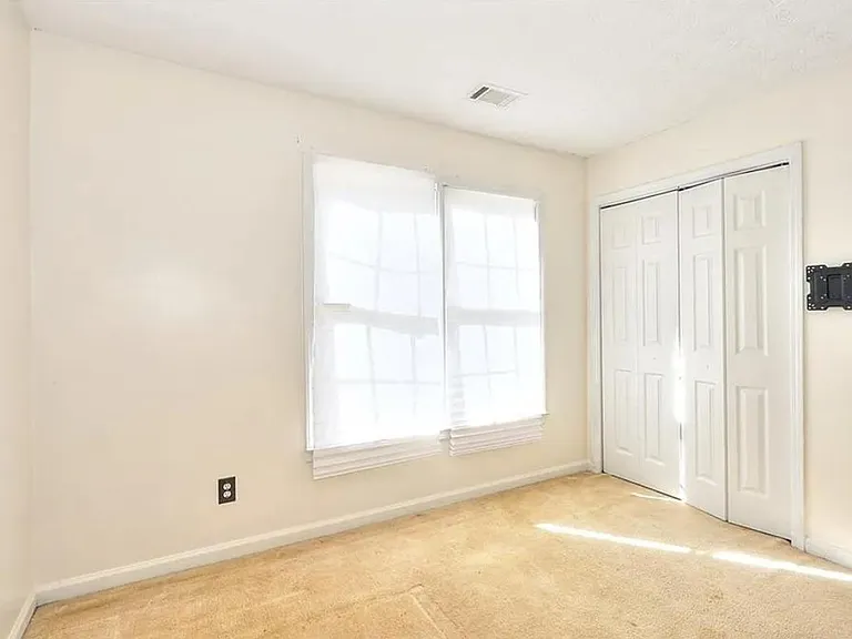 1280 Shamrock Hill Cir — Photo 12